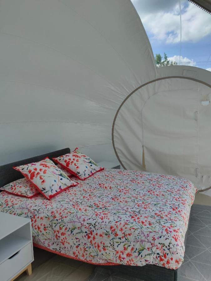 Cele Bulles Etoilees Hotel Brengues ภายนอก รูปภาพ